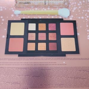 Tarte 2019 collectors set.  Discontinued. NIB